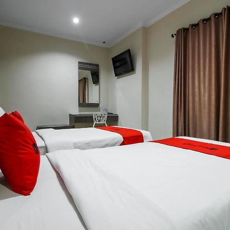 Reddoorz Plus Syariah @ Jalan Sriwijaya Medan Exteriör bild
