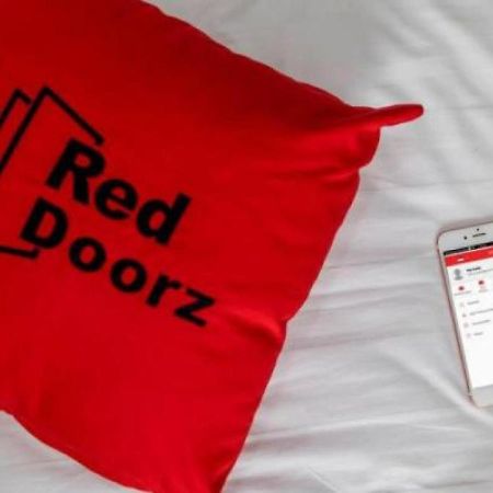 Reddoorz Plus Syariah @ Jalan Sriwijaya Medan Exteriör bild