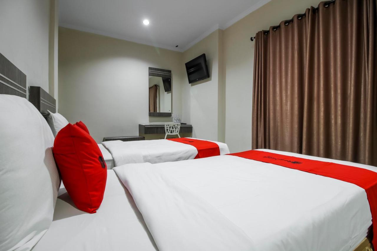 Reddoorz Plus Syariah @ Jalan Sriwijaya Medan Exteriör bild