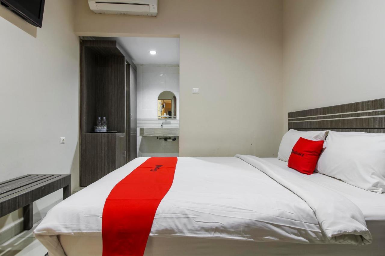 Reddoorz Plus Syariah @ Jalan Sriwijaya Medan Exteriör bild