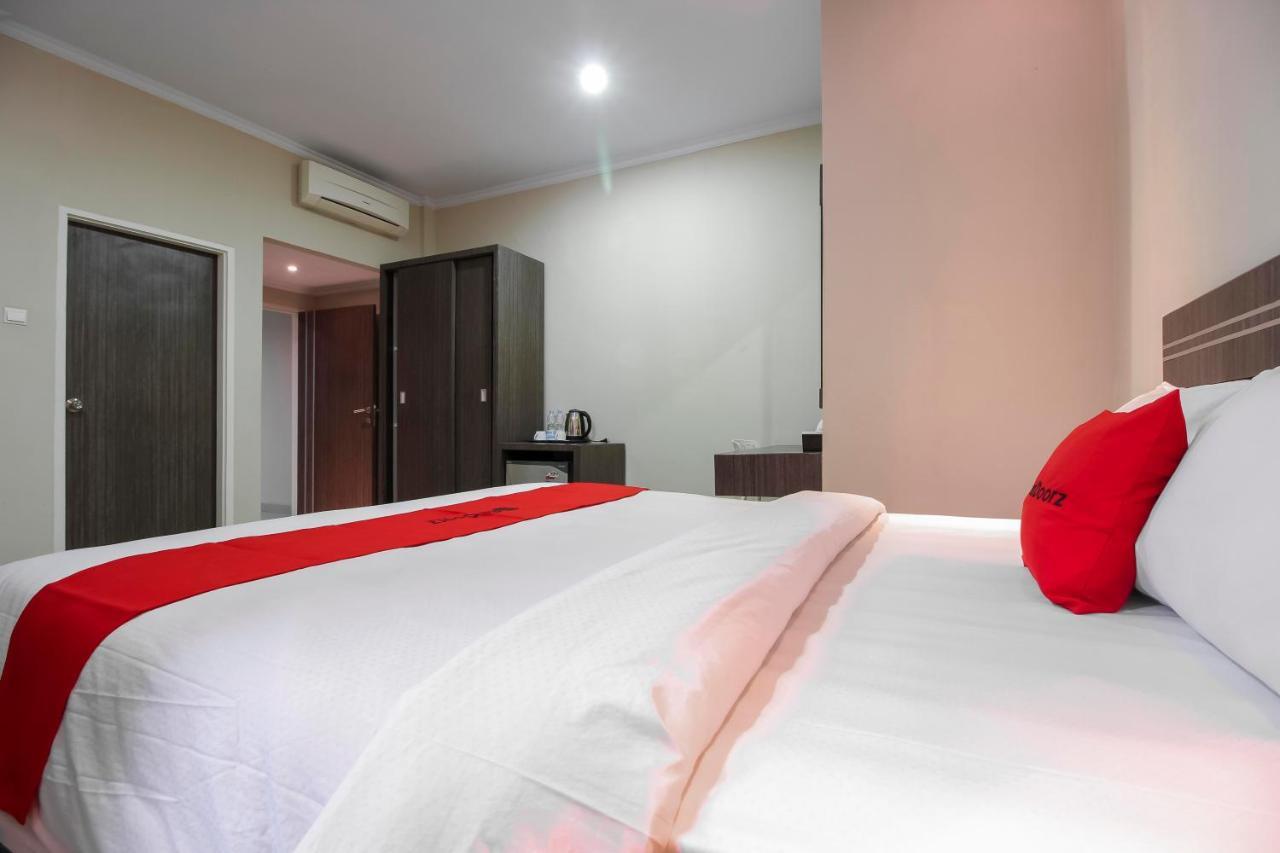 Reddoorz Plus Syariah @ Jalan Sriwijaya Medan Exteriör bild