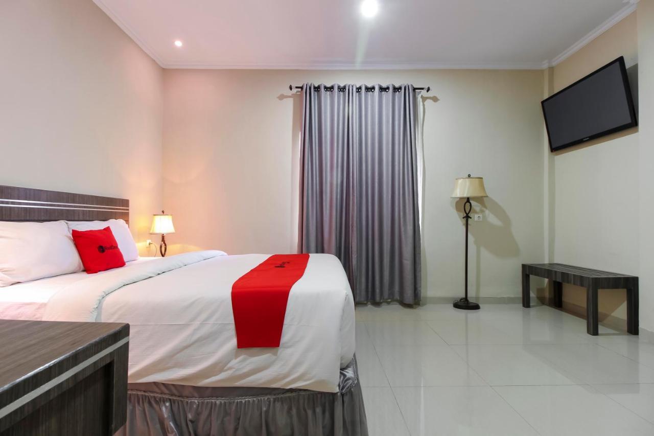 Reddoorz Plus Syariah @ Jalan Sriwijaya Medan Exteriör bild