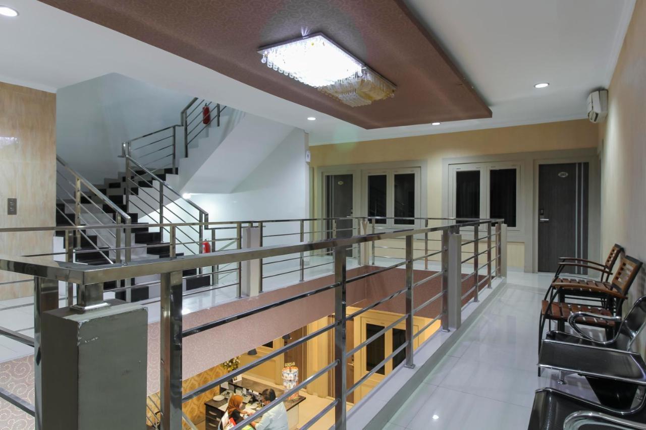 Reddoorz Plus Syariah @ Jalan Sriwijaya Medan Exteriör bild