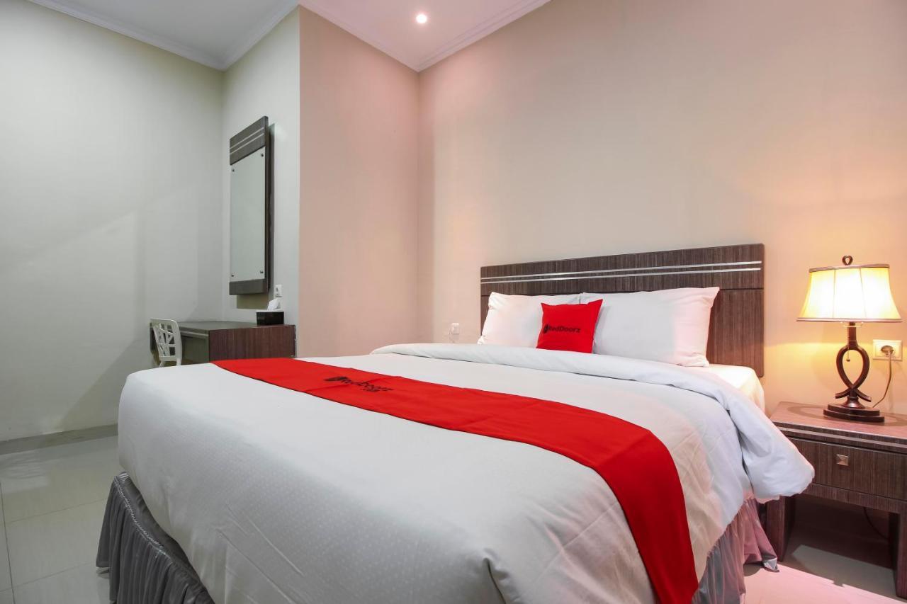 Reddoorz Plus Syariah @ Jalan Sriwijaya Medan Exteriör bild