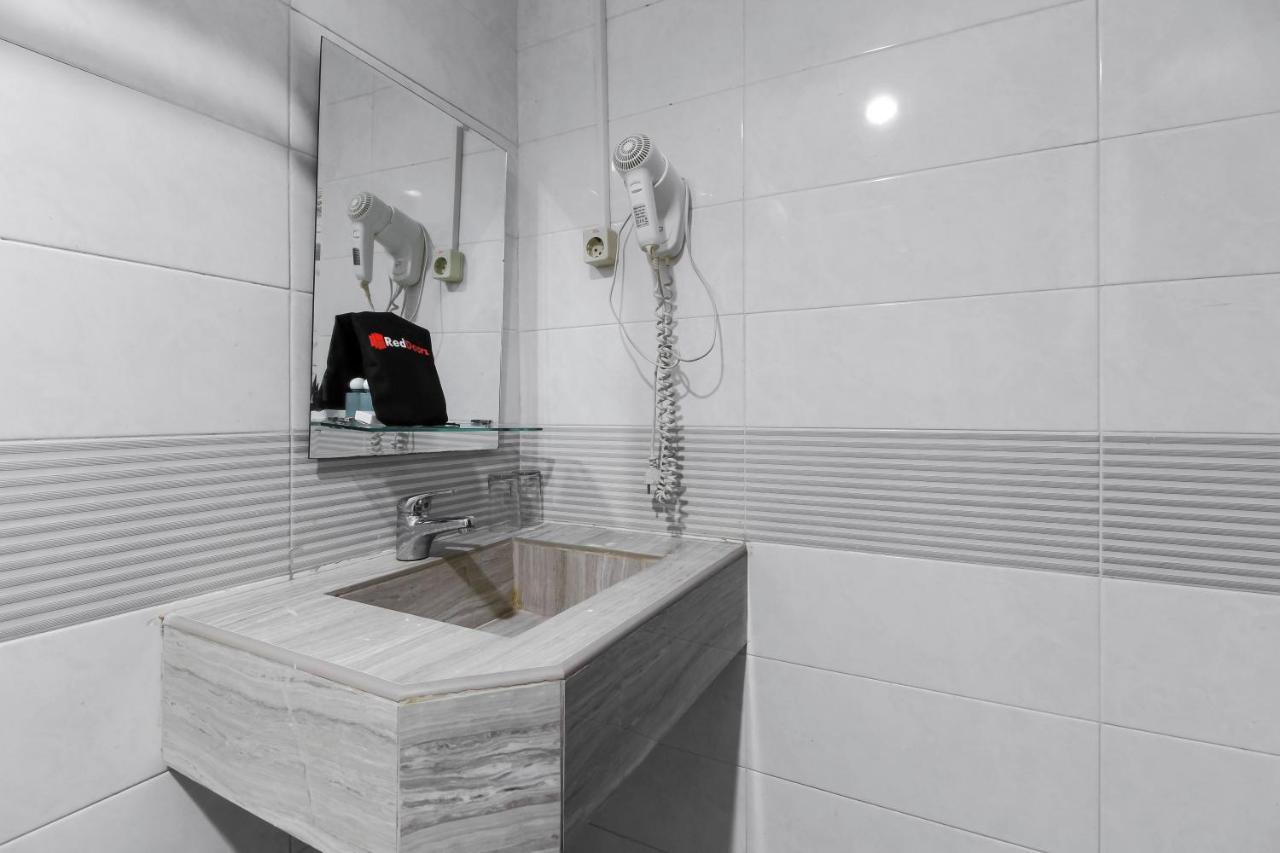 Reddoorz Plus Syariah @ Jalan Sriwijaya Medan Exteriör bild